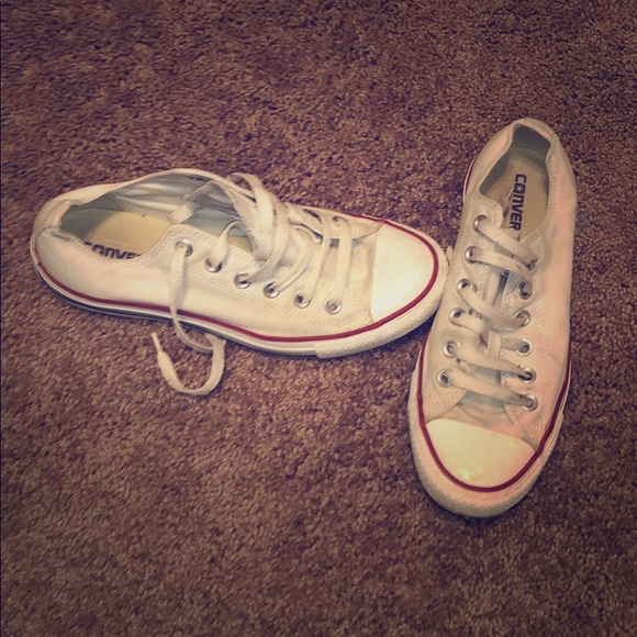White converse - Picture 1 of 1